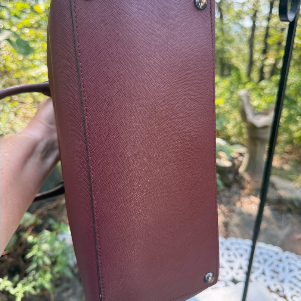 🍷✨ MICHAEL Michael Kors Burgundy Studded Leather Tote 👜 - Picture 8 of 12